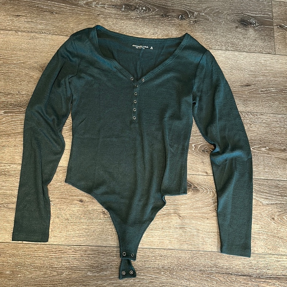 Abercrombie and Fitch soft and cozy green long sleeve henley bodysuit  size XS